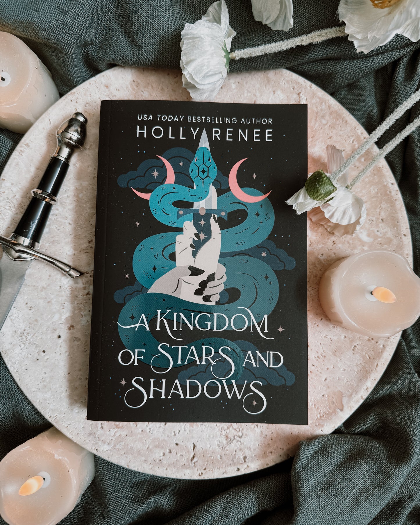 A Kingdom of Stars and Shadows Deluxe